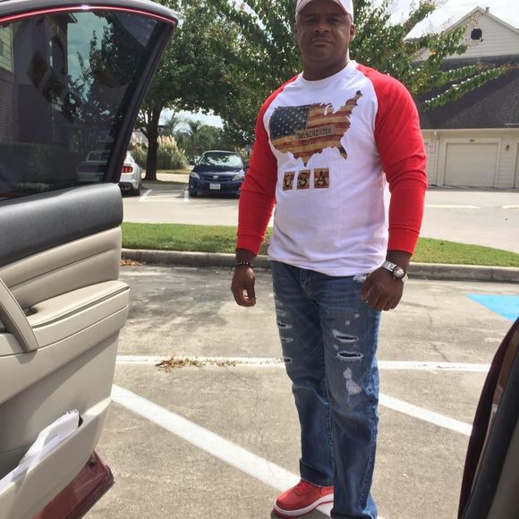 Meet your Posher, Luis - Picture 1 of 1